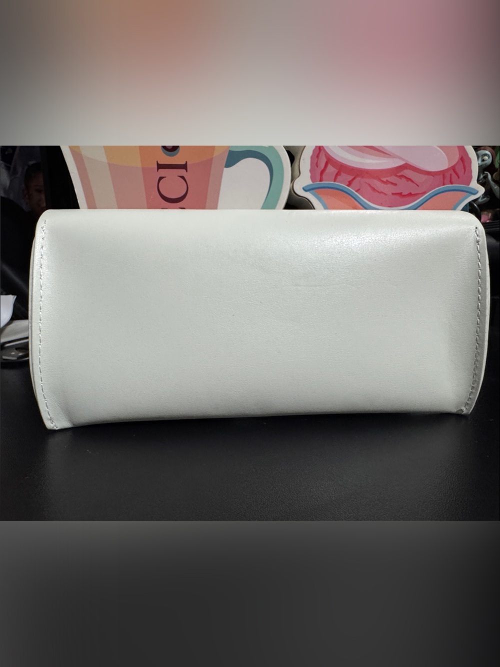 Burberry White Leather Sunglasses Pouch with Dust Bag - Picture 2 of 8